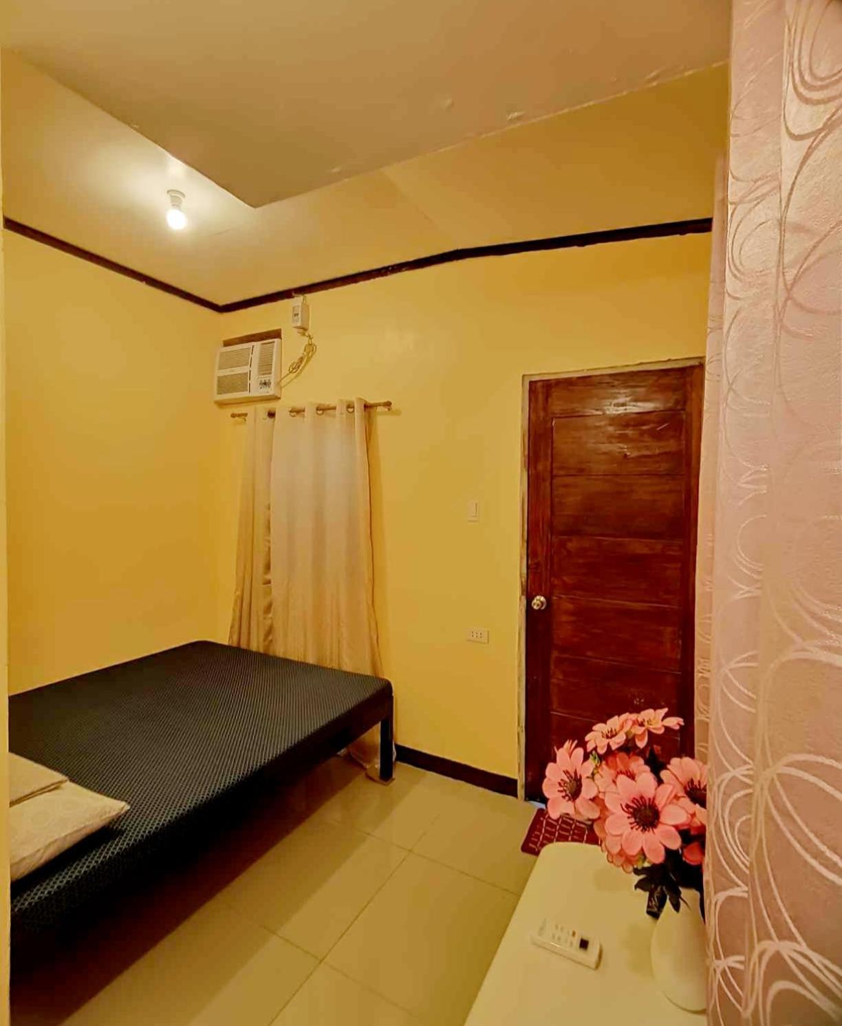 Cheri Backpackers Hostel Moalboal Luaran gambar