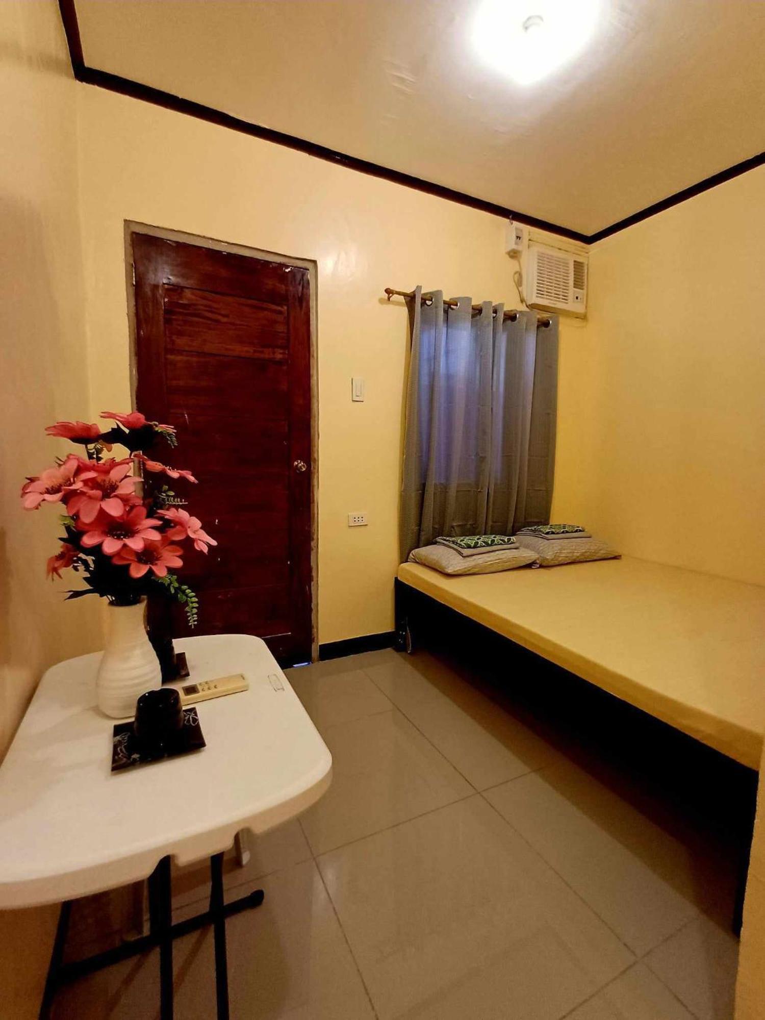 Cheri Backpackers Hostel Moalboal Luaran gambar