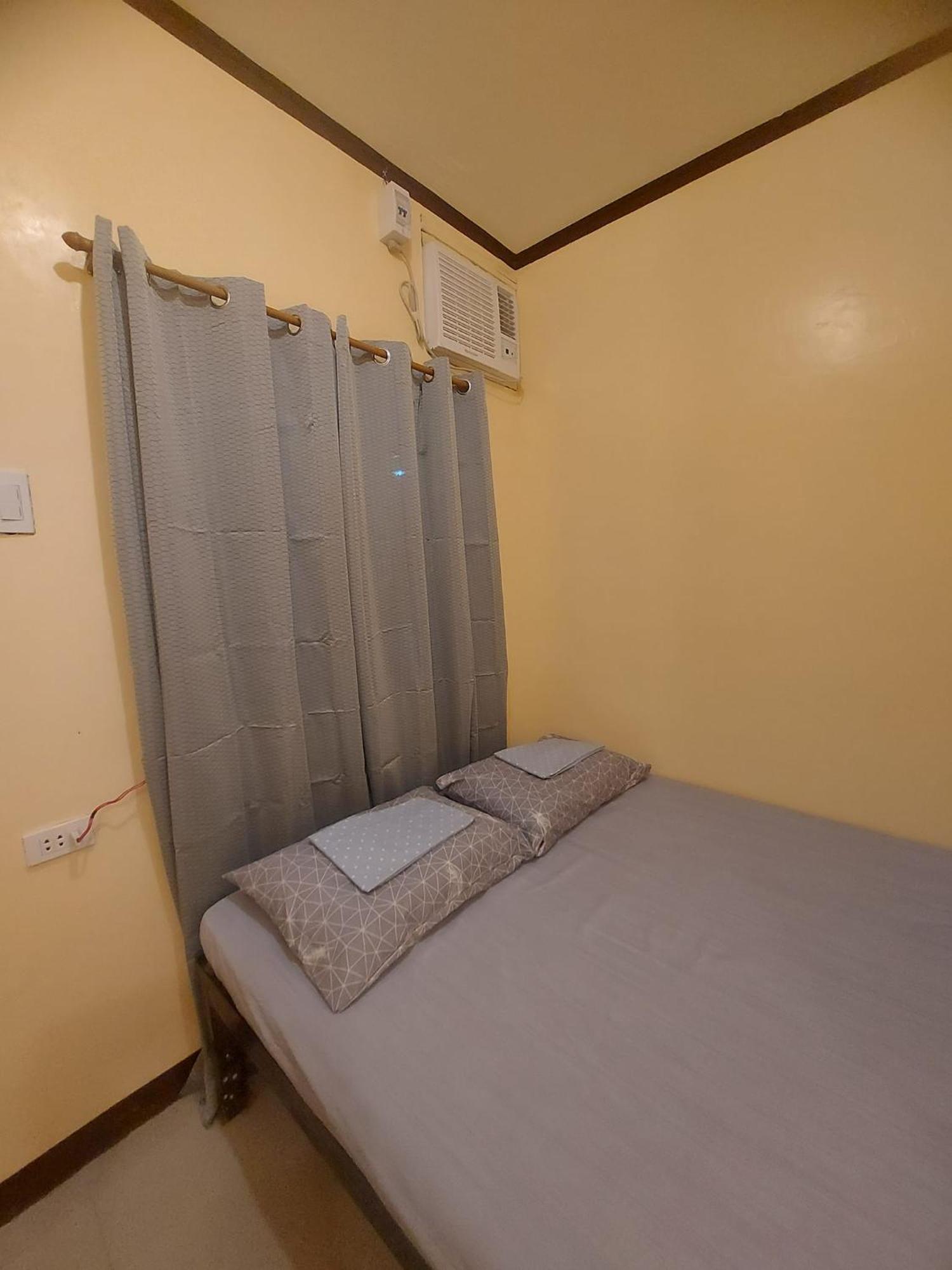 Cheri Backpackers Hostel Moalboal Luaran gambar