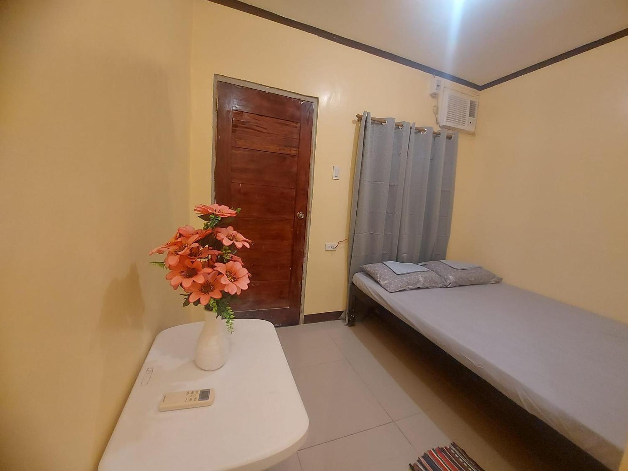 Cheri Backpackers Hostel Moalboal Luaran gambar